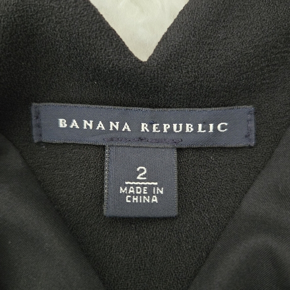 Banana Republic Basic Black Shirred Side Dress. Side zipper. Size 2. Good p - Picture 7 of 7